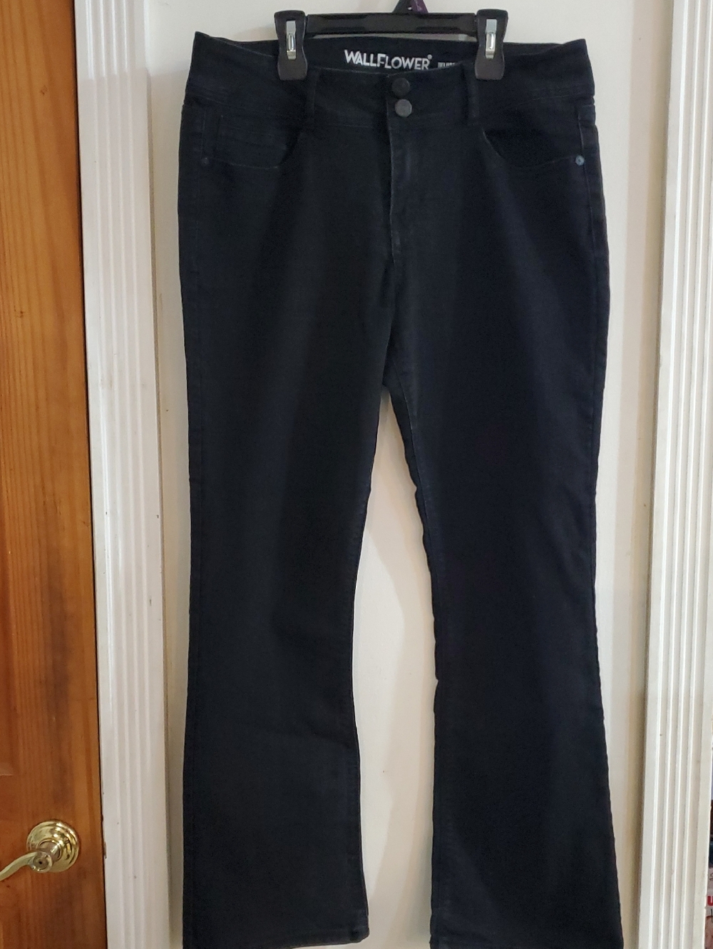 Wallflower Luscious Curvy Jeans Size 13 Black